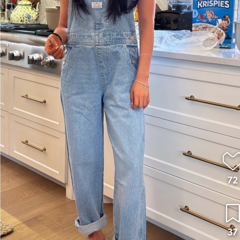 NWT Levi’s “what a delight” overalls size SM